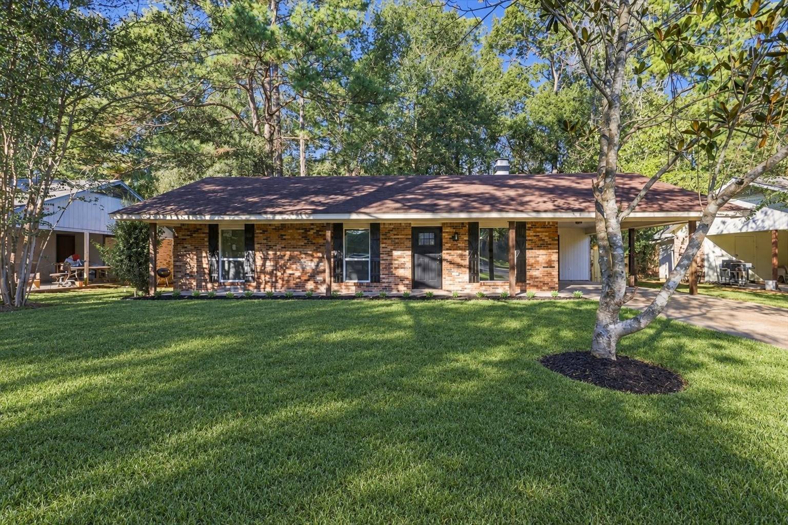 Front exterior of 2381 Deer Oak Place in Jackson, MS