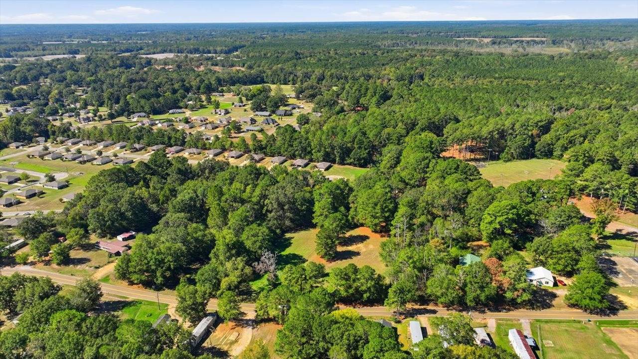 Wide aerial of the Carthage neighborhood around the parcel
