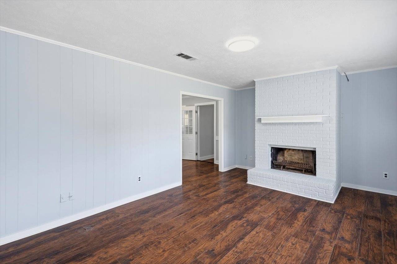 Living room with fireplace at 4972 Oak Creek Drive