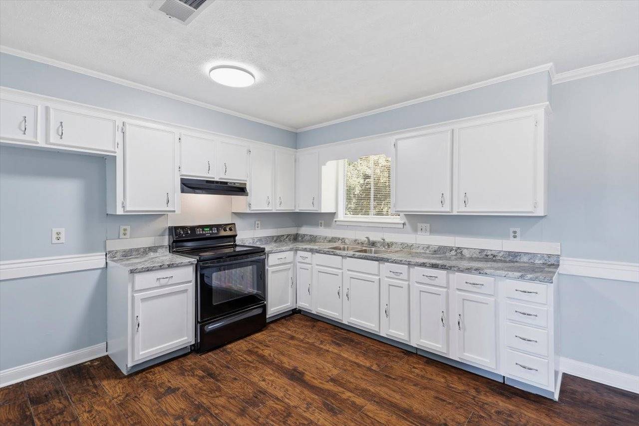 Kitchen at 4972 Oak Creek Drive
